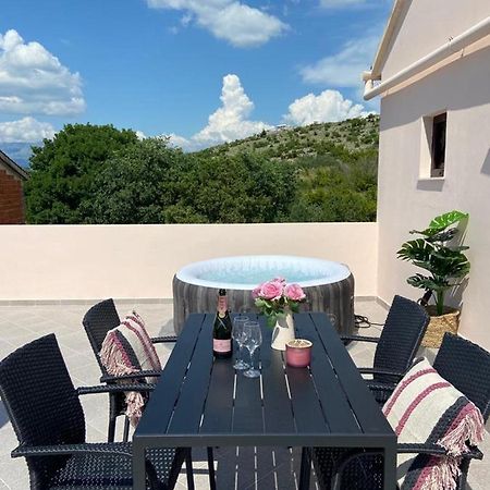 Apartman Nina Posedarje Exterior foto