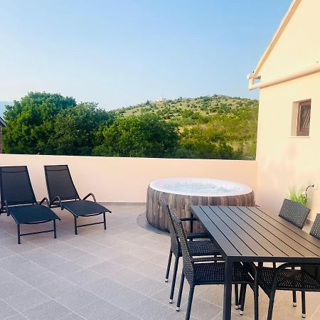 Apartman Nina Posedarje Exterior foto