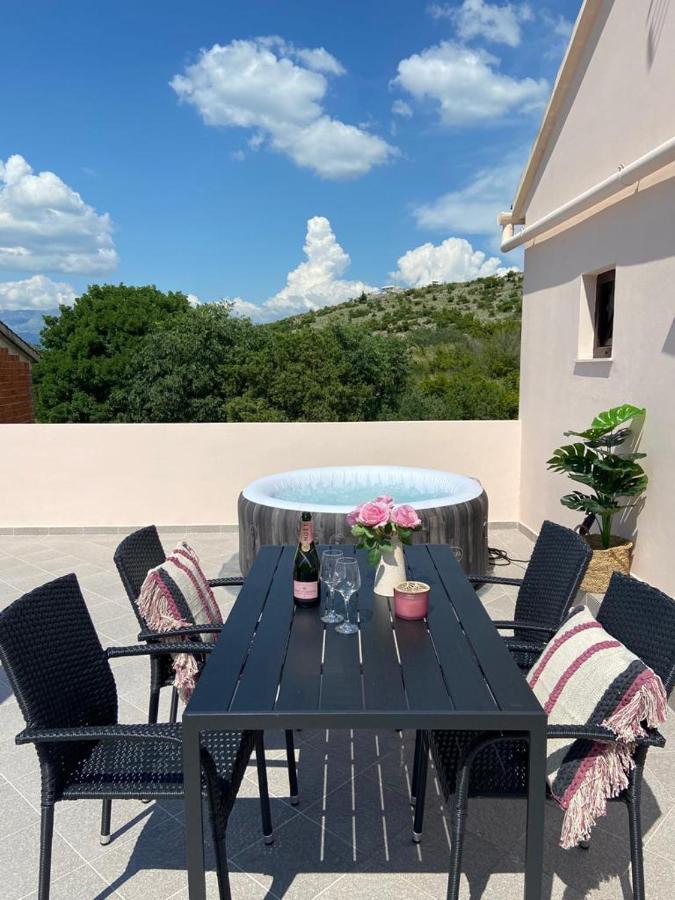 Apartman Nina Posedarje Exterior foto