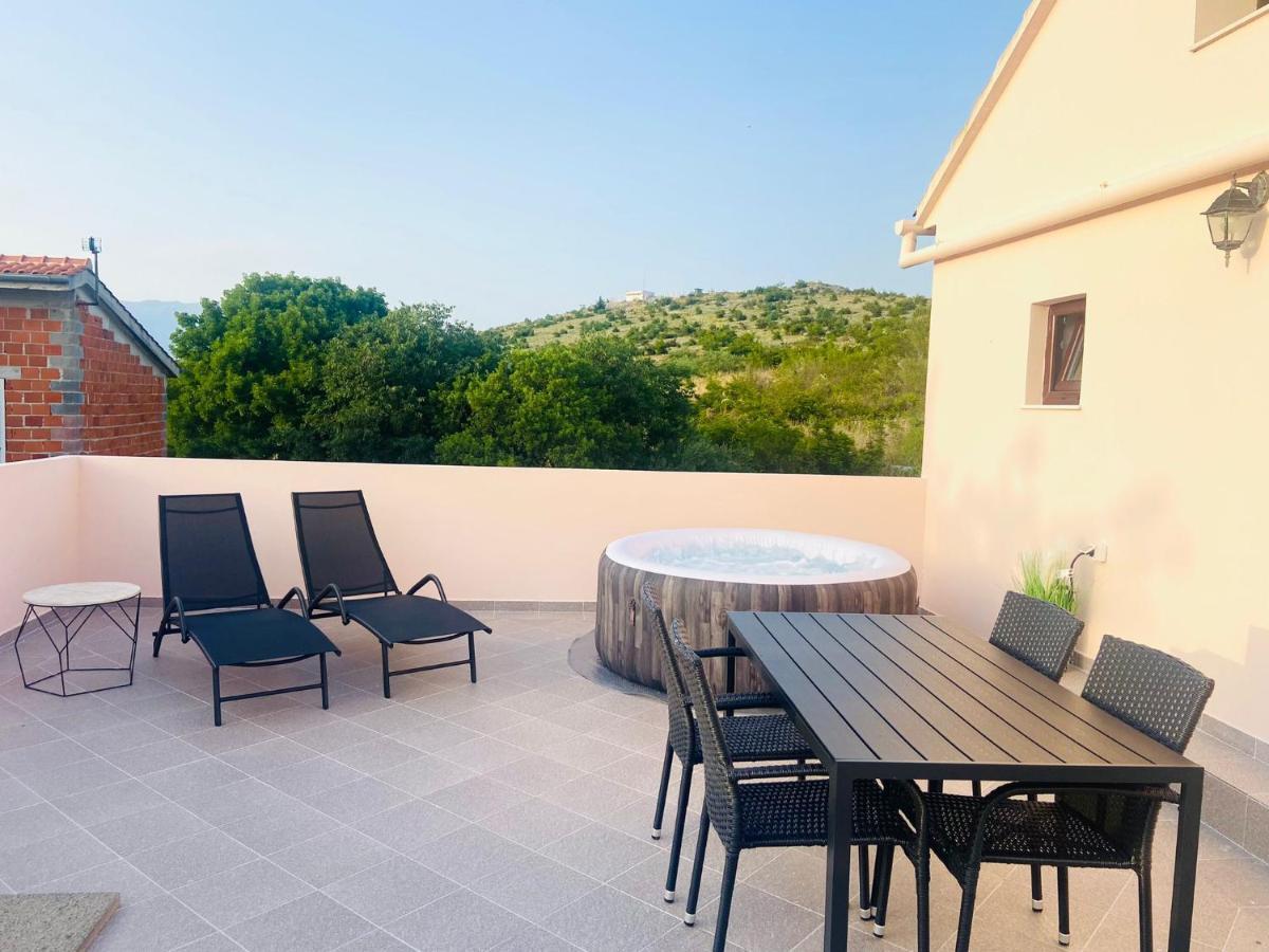 Apartman Nina Posedarje Exterior foto